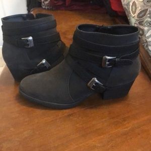 Gray zip up  boots !!